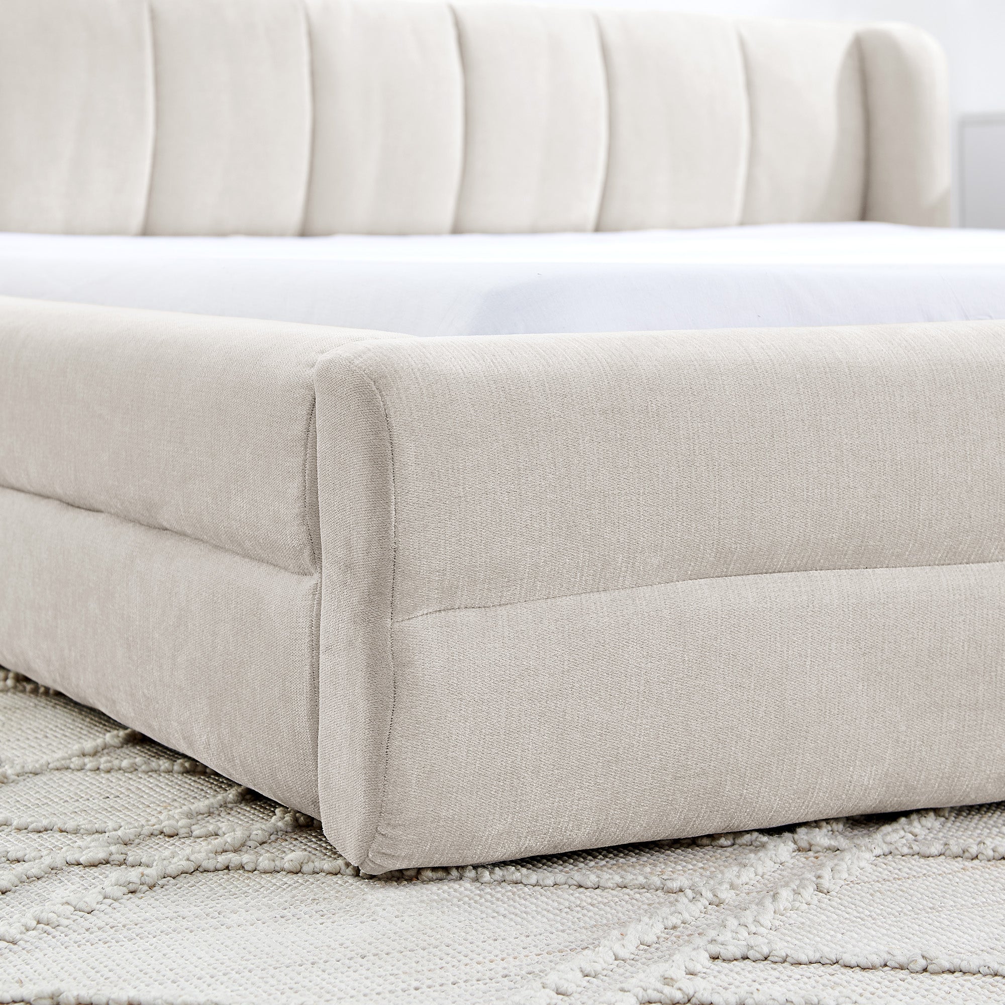 Queen Size Upholstered Bed Frame with Thick Fabric, Chenille Fabric Grounded Queen Size Platform Bed with Headboard and Solid Frame(87''*67''*23.5'')
