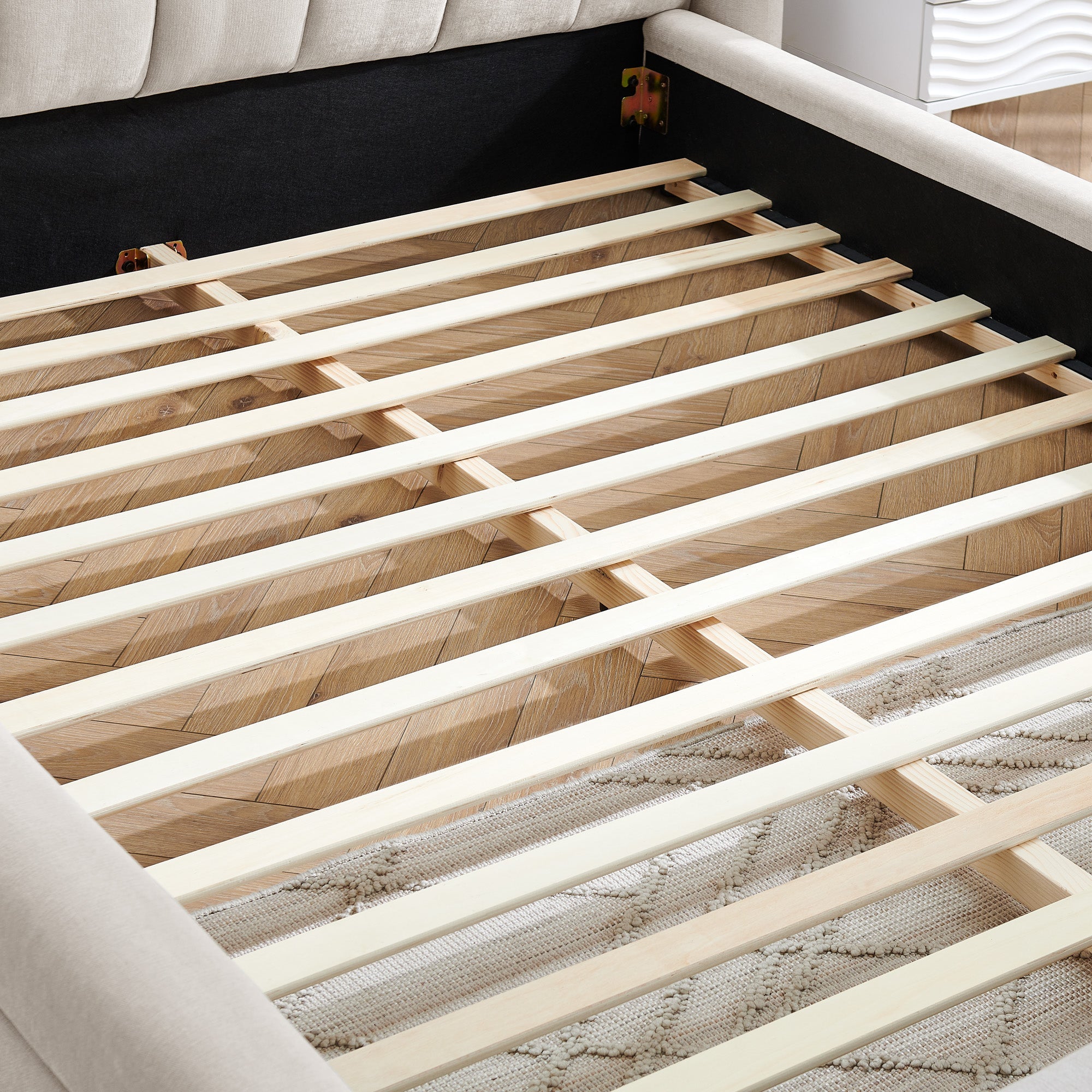 Queen Size Upholstered Bed Frame with Thick Fabric, Chenille Fabric Grounded Queen Size Platform Bed with Headboard and Solid Frame(87''*67''*23.5'')